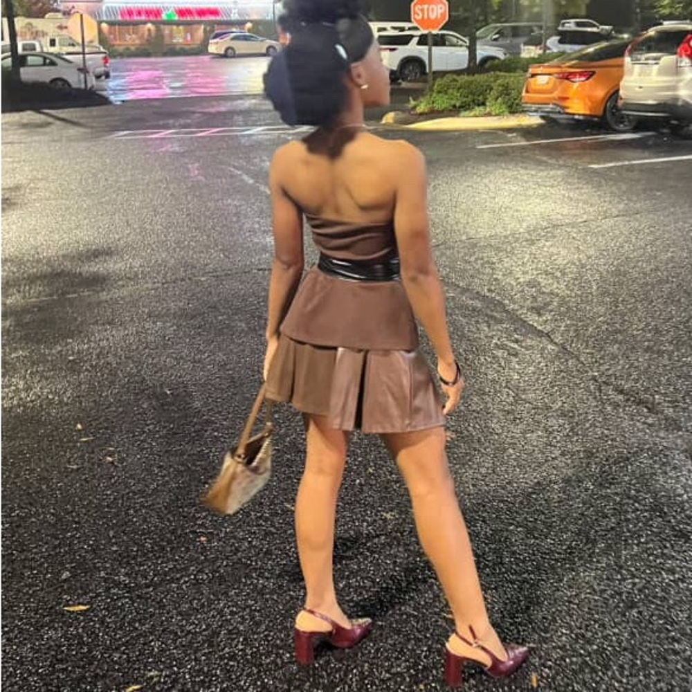 Elegant Brown short skirt